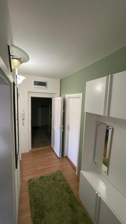 דירות סרמסקה מיטרוביקה Apartman Jelena II מראה חיצוני תמונה