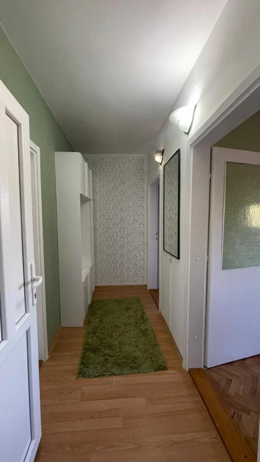 דירות סרמסקה מיטרוביקה Apartman Jelena II מראה חיצוני תמונה