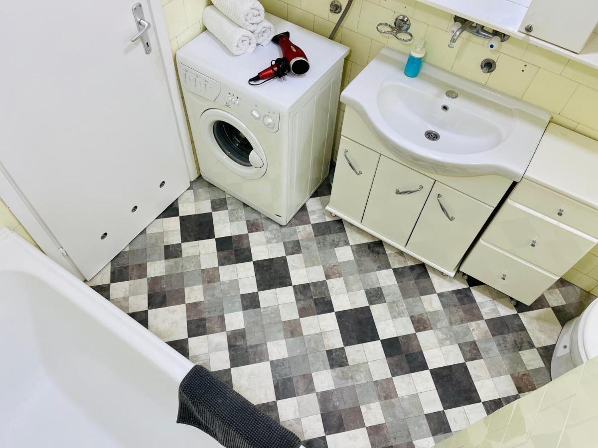 דירות סרמסקה מיטרוביקה Apartman Jelena II מראה חיצוני תמונה